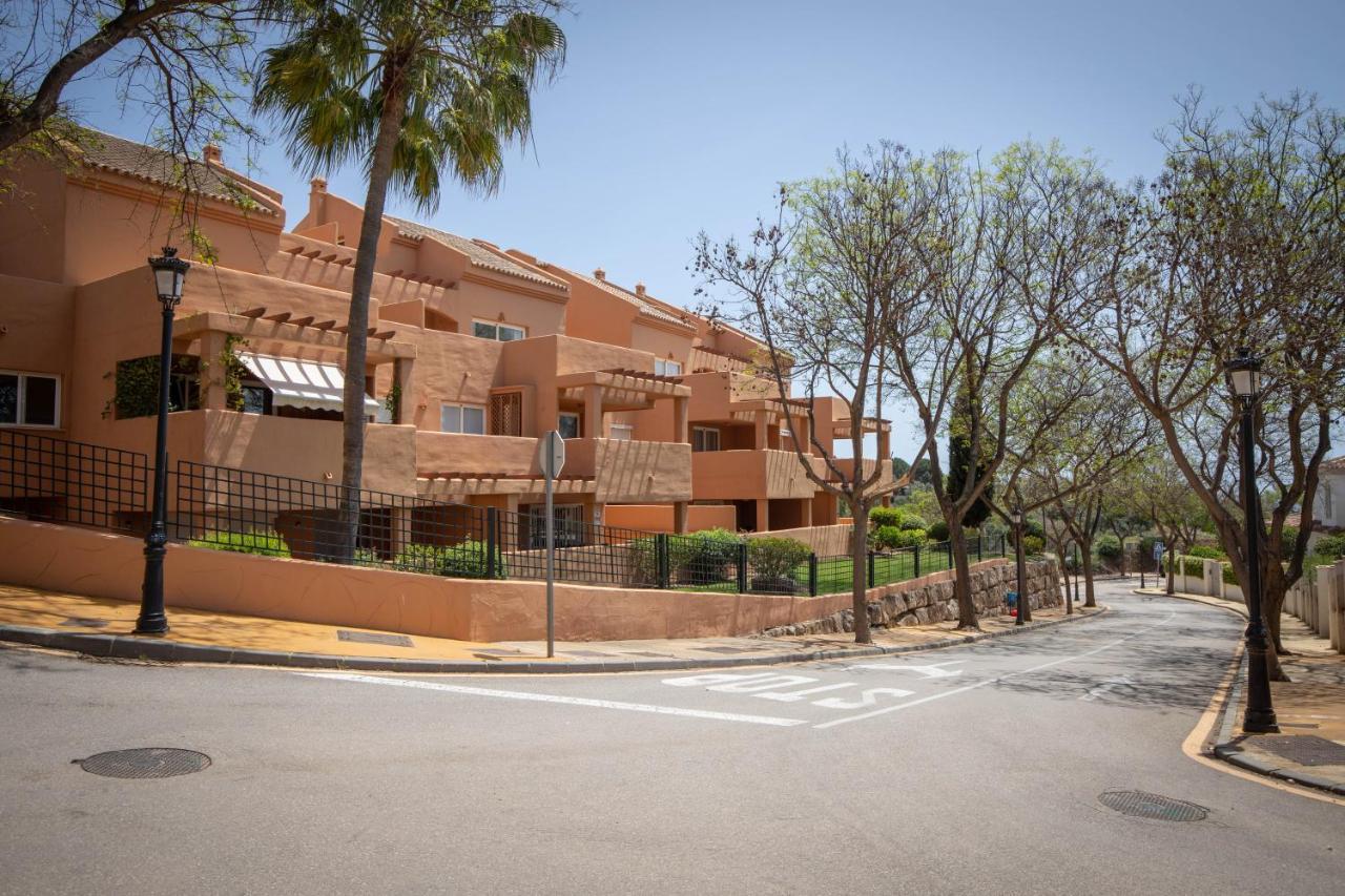1 Marbella Beach Golf Apartment Luaran gambar